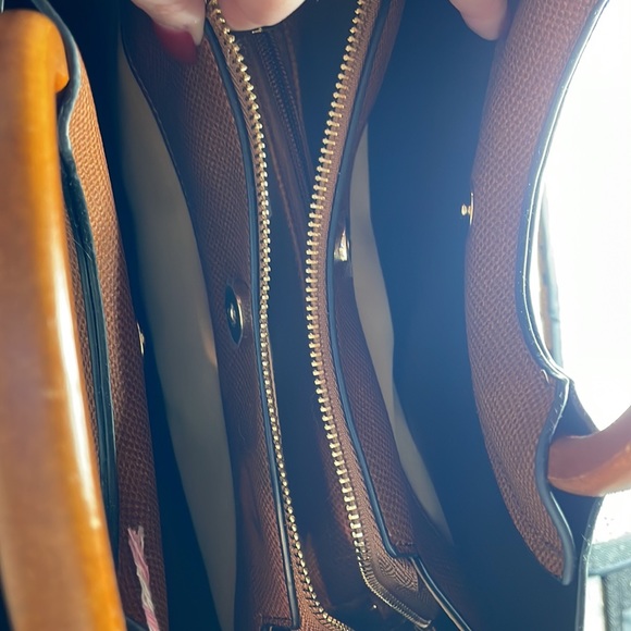 Green and Red Stripe Wooden Handle Bag - Picture 5 of 6